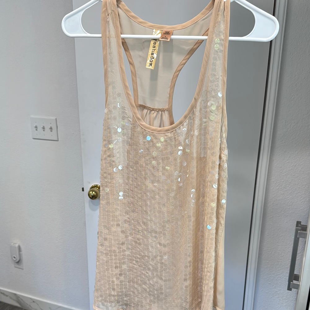 Eyeshadow Beige Sleeveless Top